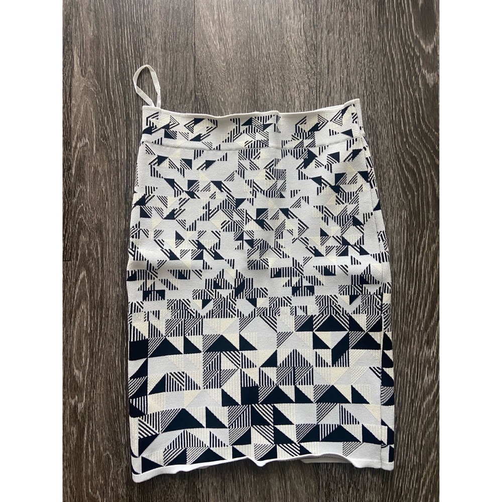 BCBG MAXAZRIA BODYCON SKIRT❤️